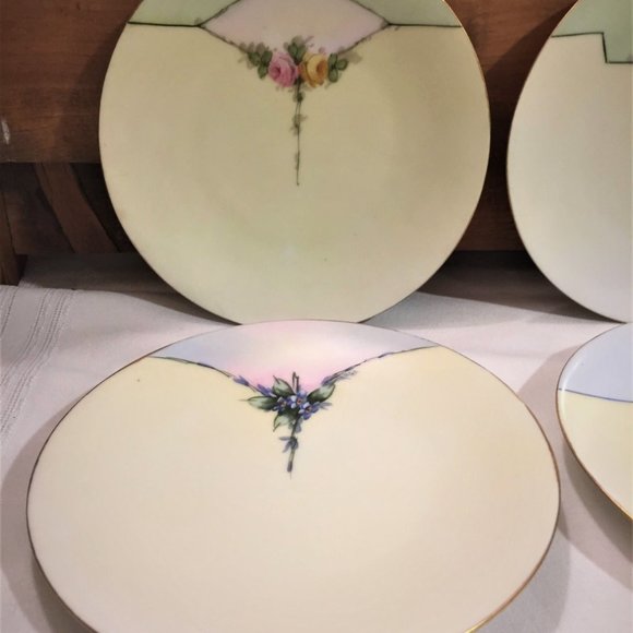 Caine’s Studio Hand Painted & Signed Iris Plates Set of (4) - Picture 11 of 15